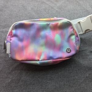 Lululemon everywhere 1L belt bag